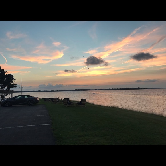 Meet your Posher, Renee - Picture 1 of 1